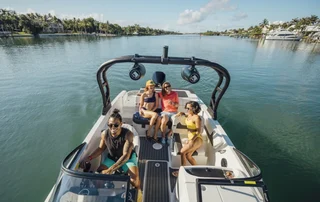 Bayliner VR6 Outboard