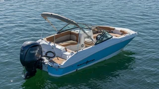 NauticStar 203DC Deck