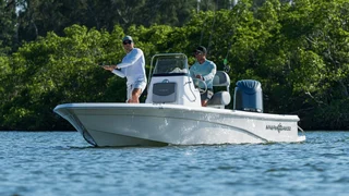 NauticStar 214 Bay