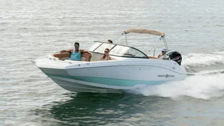 NauticStar 223DC Deck