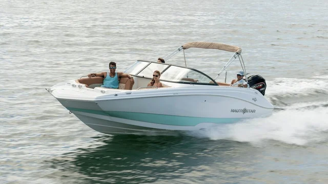 NauticStar 223DC Deck · Model overview